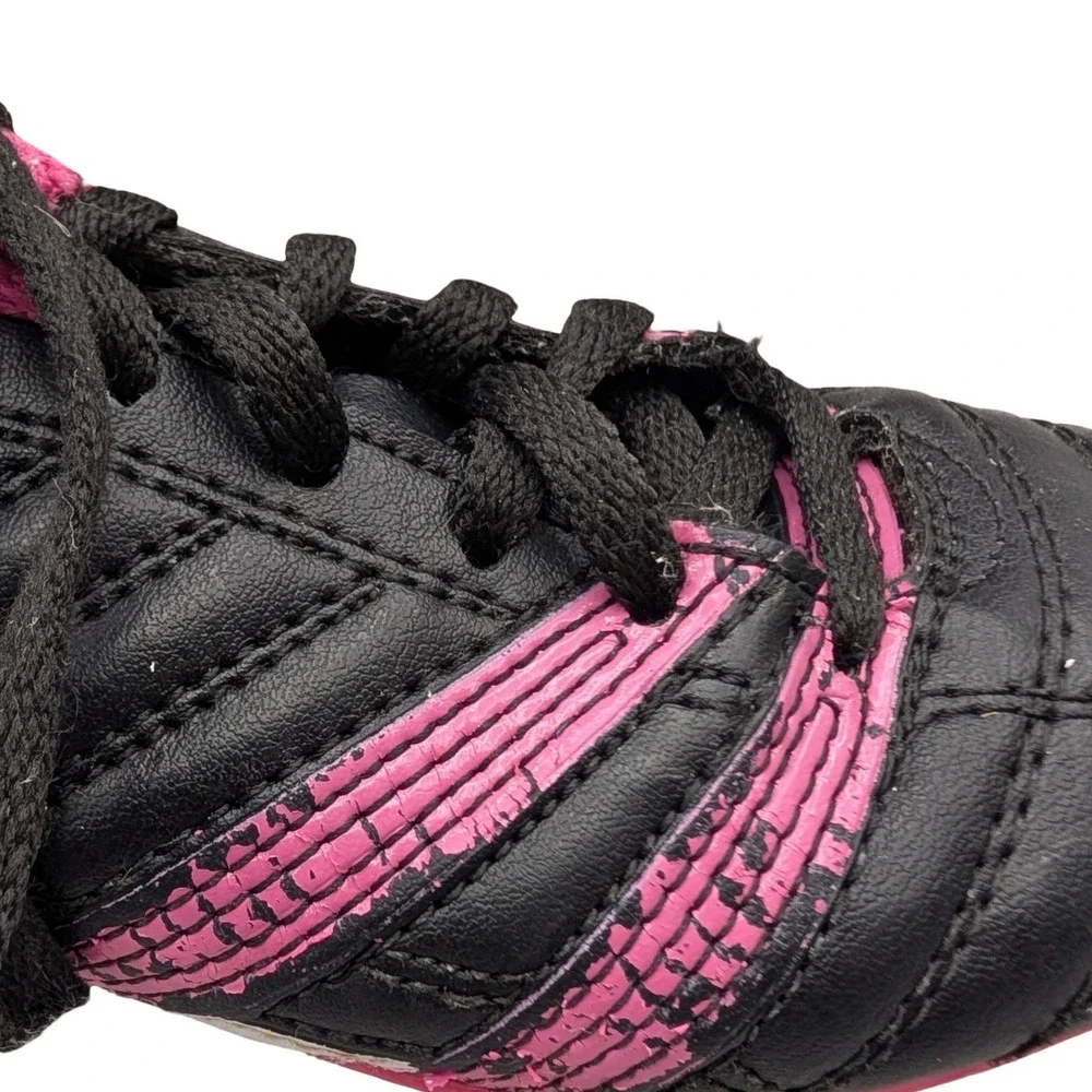 Umbro Girls Corsica Soccer Cleats Black Pink YFW00334 Size 1 Youth Shoes